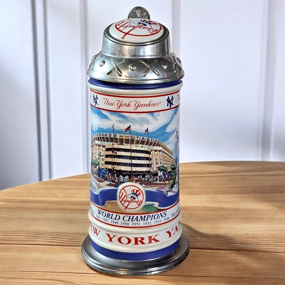 New York Yankees 2001 Collector Stein World Champions